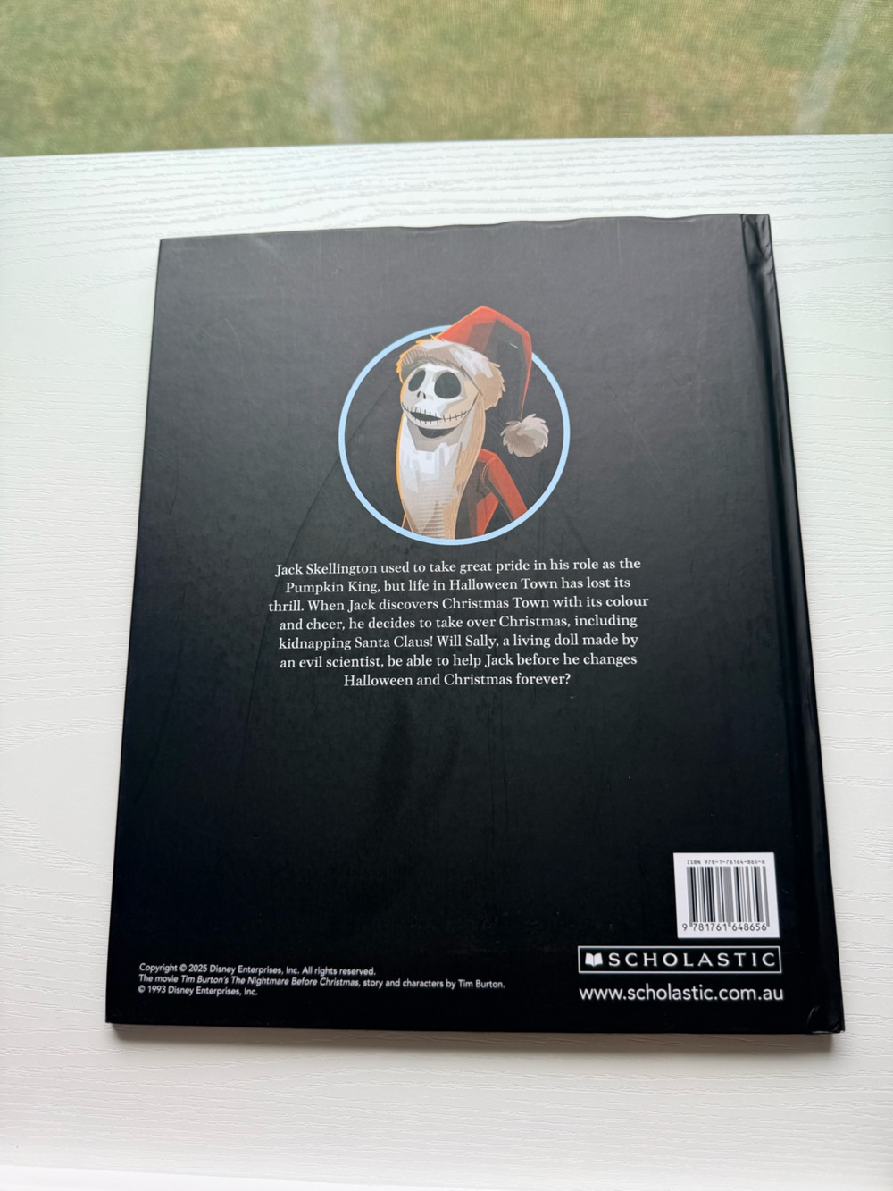 Disney Collectibles The Nightmare Before Christmas Illustrated Hardcover - Picture 2 of 6